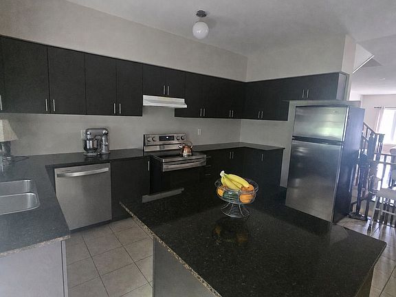 5th image of 2600 Glengarry Rd #9