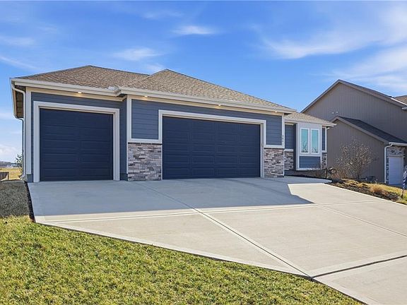 3rd image of 4841 Shady Bend Rd