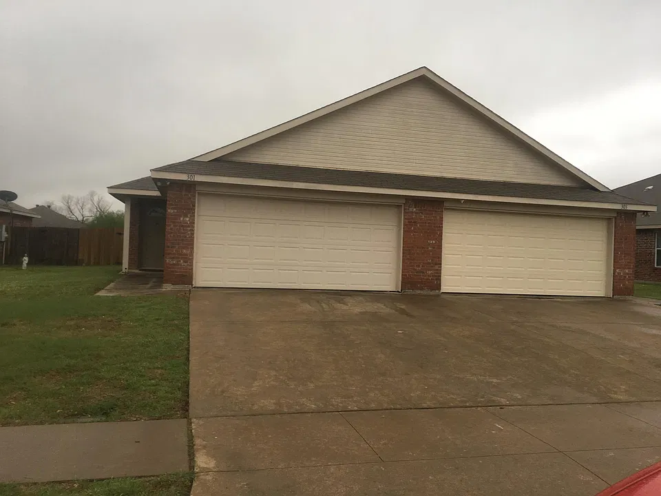 301 Deborah Ln