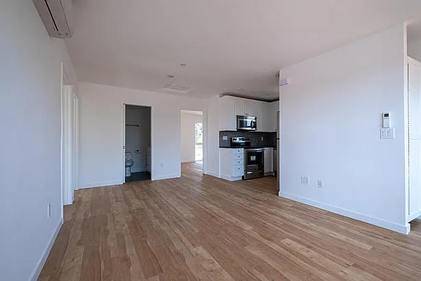 3 bed, $3,695 — Photo 2