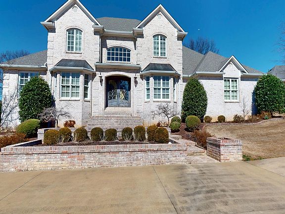2nd image of 802 Acadian Blvd