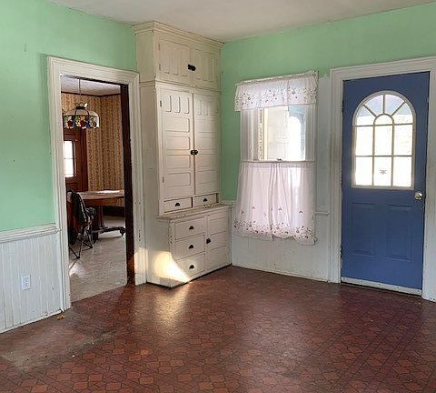 5th image of 2775 King Rd