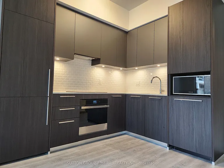 65 Broadway Ave #320 — Photo 4