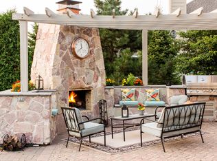 4168 Lakeridge Rd, Excelsior, MN 55331