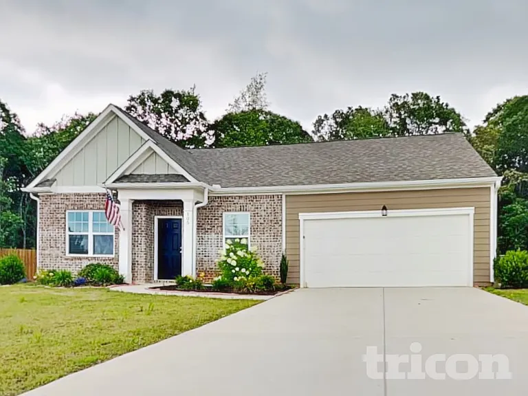 105 Sinclair Way — Photo 2