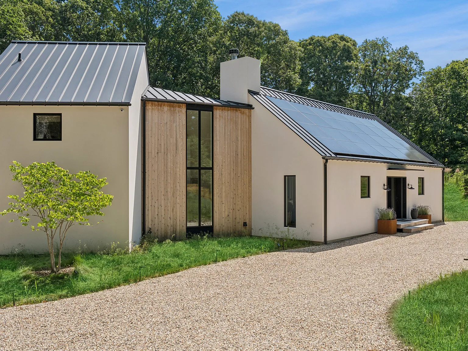Effortlessly Stylish Shelter Island Escape — Photo 2