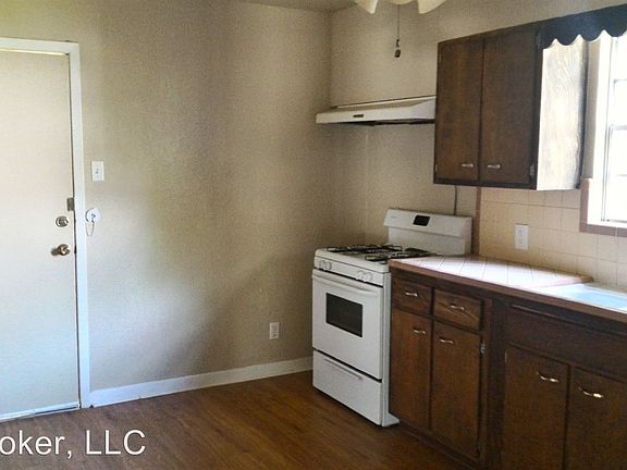4th image of 906 Nevada St