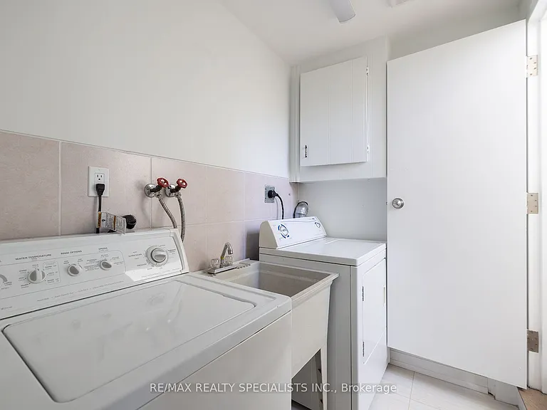 4279 Woodington Dr — Photo 12