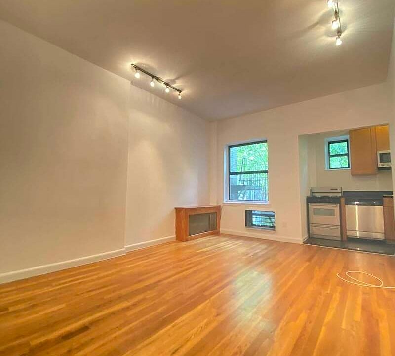 1st image of 211 E 89th St APT C10
