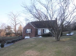 51 Hornbeck Rd, Poughkeepsie, NY 12603