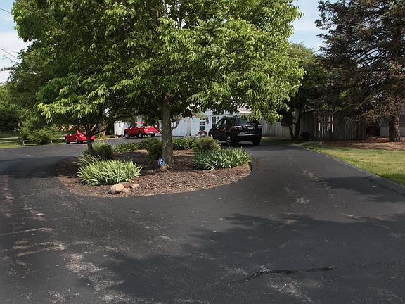 2nd image of 6120 Jackson Pike