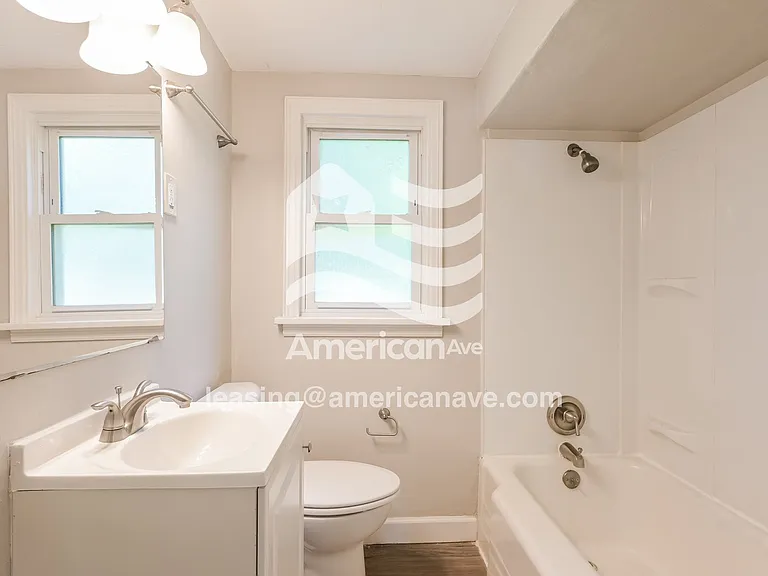 1234399_013_bathroom_13853967.jpg