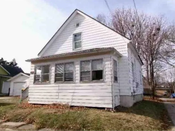 1014 S Hyde Ave, Freeport, IL 61032