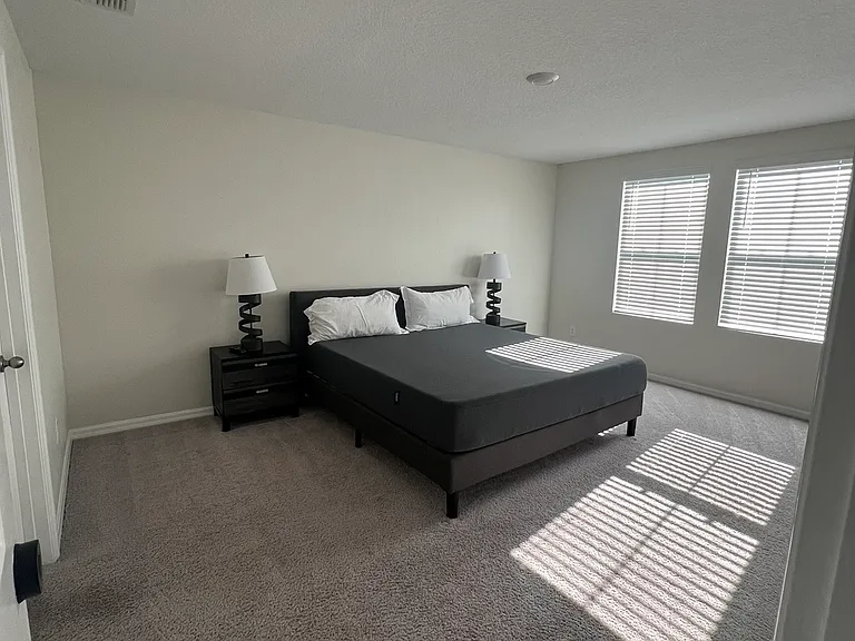 1537 Discovery St — Photo 15