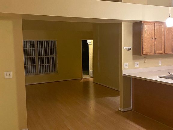 5th image of 650 SE Thanksgiving Ave
