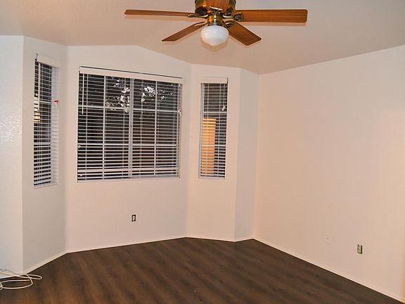 3rd image of 27662 Parkside Dr
