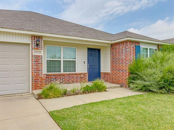 2nd image of 10219 Sussex Pl