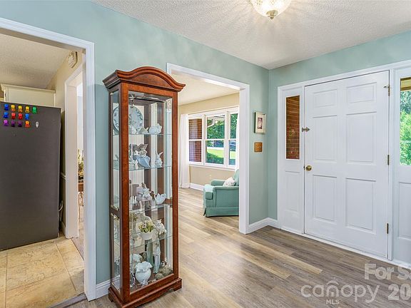 4th image of 7029 Forest Hills Dr