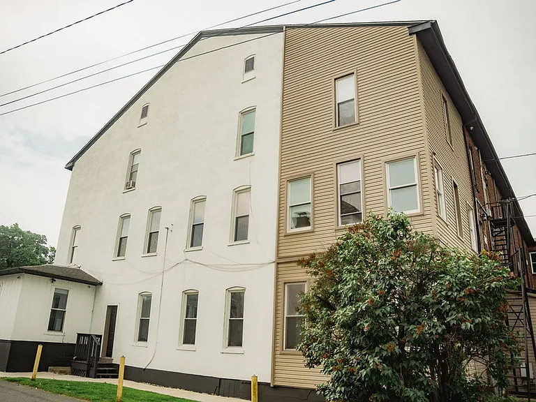 23 E Main St — Photo 30