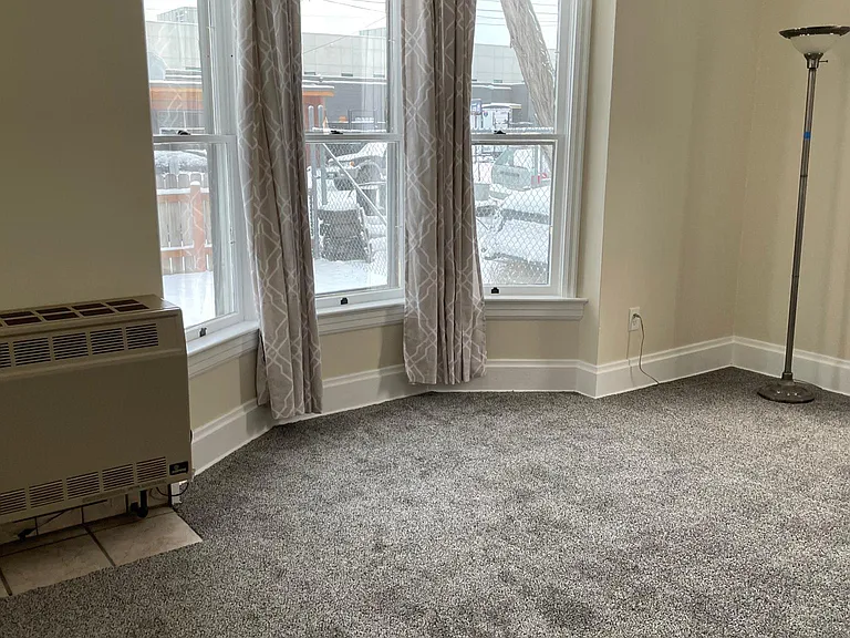 708 N Hogan St — Photo 7