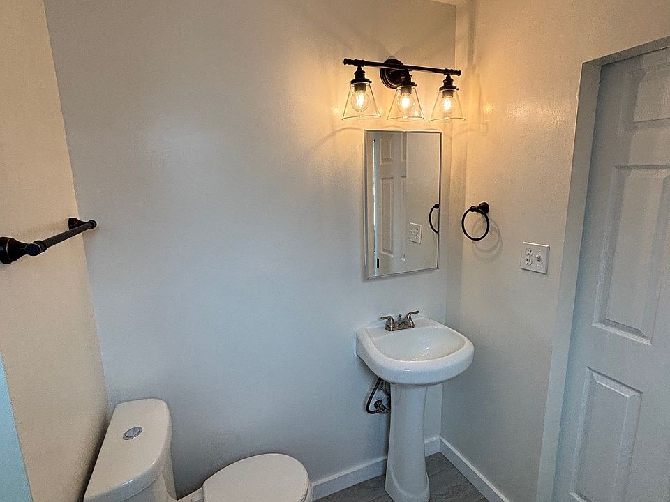 1 full bath with shower