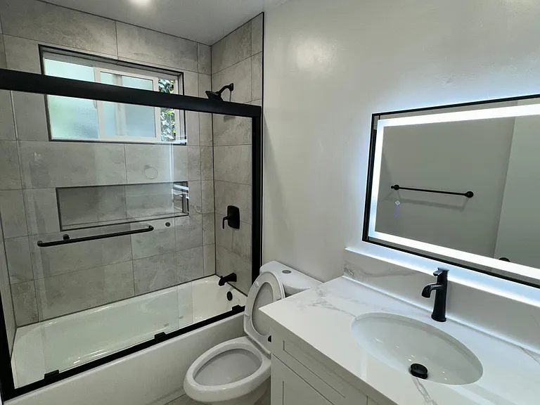 7529 Norton Ave #7 — Photo 6