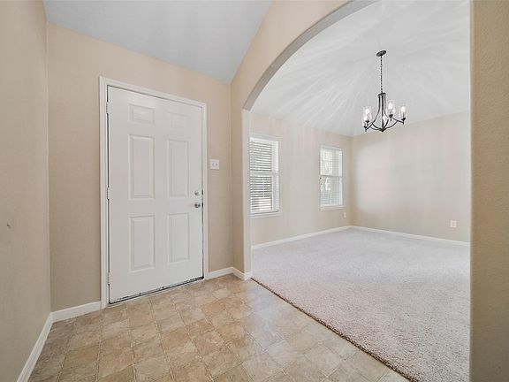 4th image of 24723 Cobble Canyon Ln