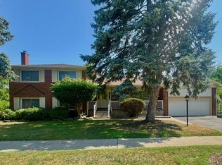 353 Chantenay Dr W, Mississauga, ON L5A 1E9