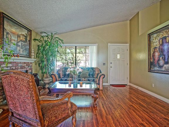-Livingroom
