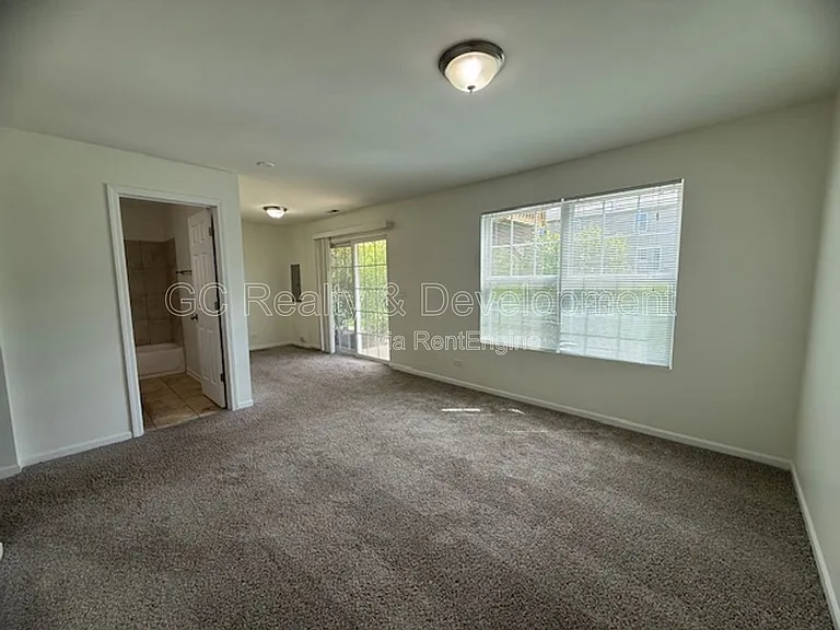 1062 Turin Dr — Photo 13
