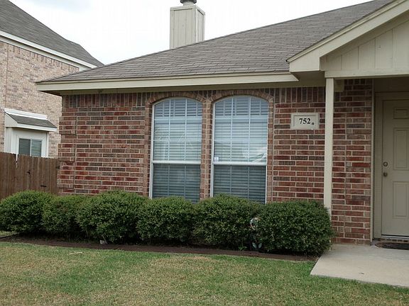 2nd image of 752 Bur Oak Dr