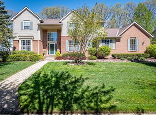 1363 Cartwright Ln, South Lyon, MI 48178