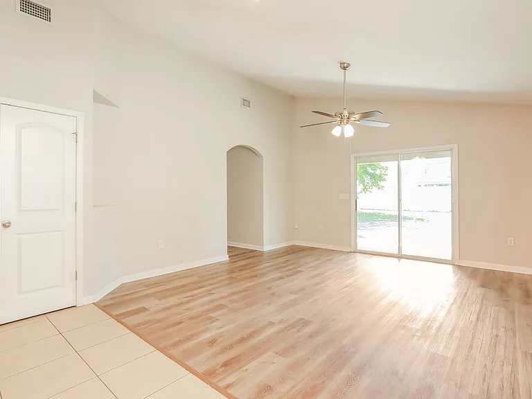 3315 Hidden Meadows Ct — Photo 9