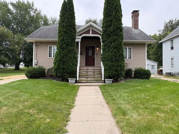 229 W Garfield St, Freeport, IL 61032