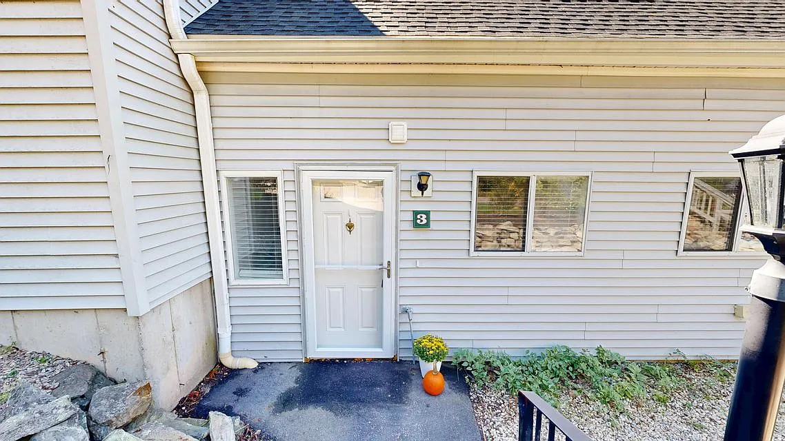 2 bed, 1012 sqft, $1,250 — Photo 2