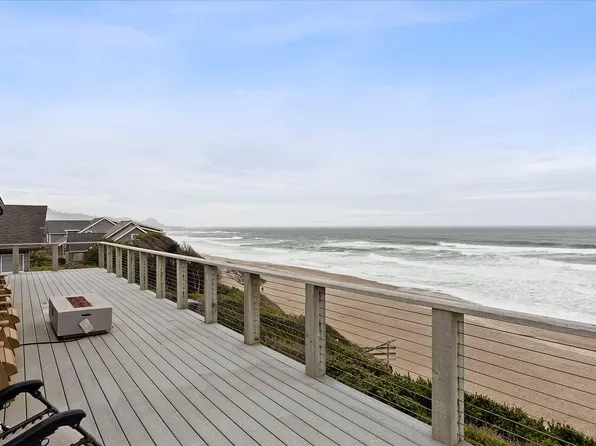 5095 W Belle Cir, Depoe Bay, OR 97341