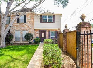 1135 Country Place Dr, Houston, TX 77079