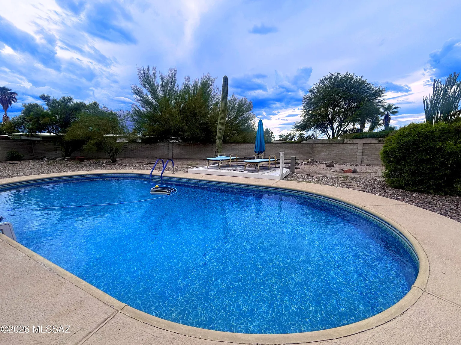 3 bed, 2.0 bath, 1627 sqft, $2,800 — Photo 1