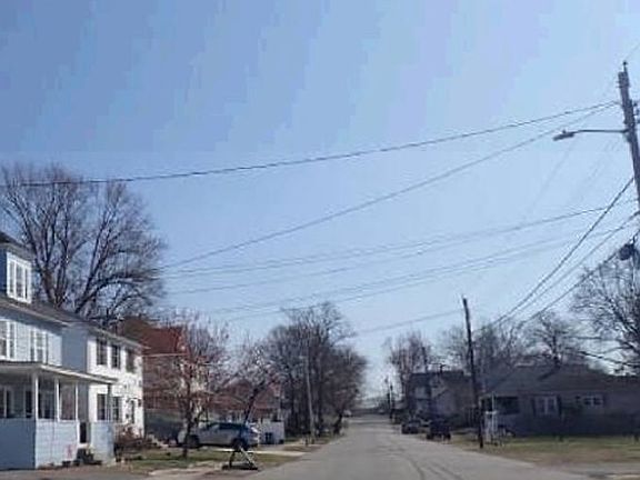 Exterior Neighborhood (street photo)