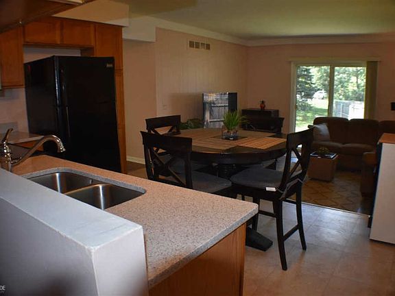 5th image of 50791 Seaden Dr