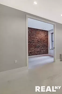 Rented by REAL New York | media 18