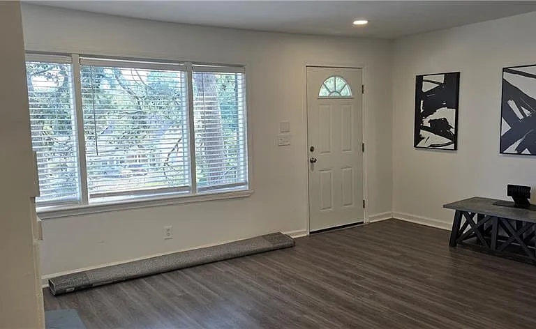 606 W Lake Ave NW — Photo 12