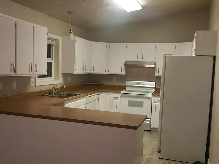 8361 E 5th Ave #B — Photo 1