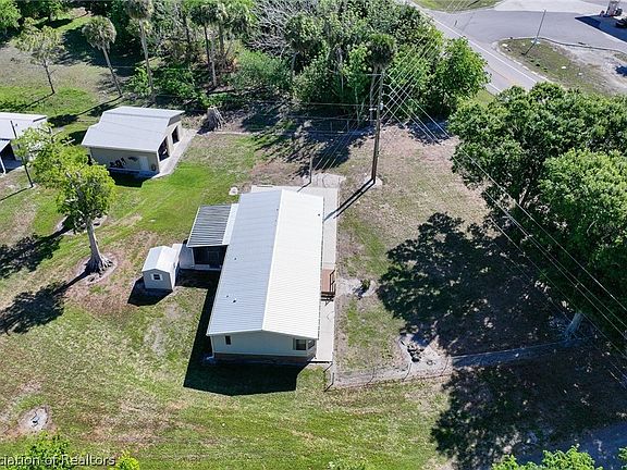 5th image of 1014 Airport Rd