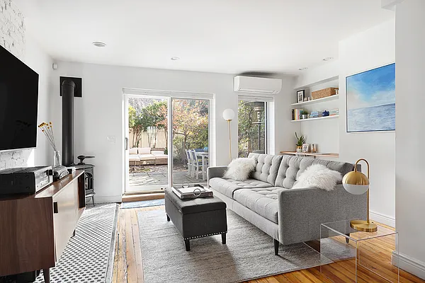 Sold by Compass | media 2