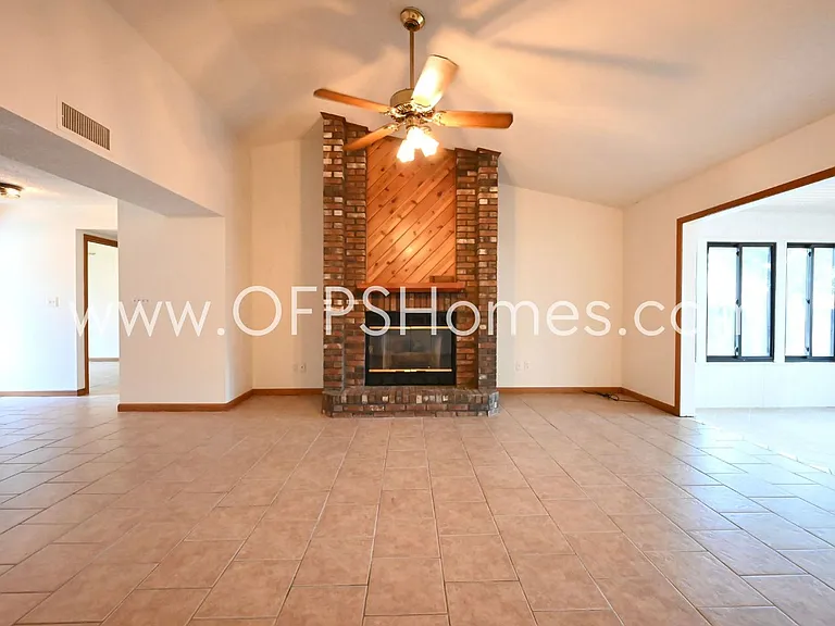 3934 Balsam Dr — Photo 7