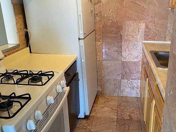 4th image of 12327 Merrick Blvd APT 1