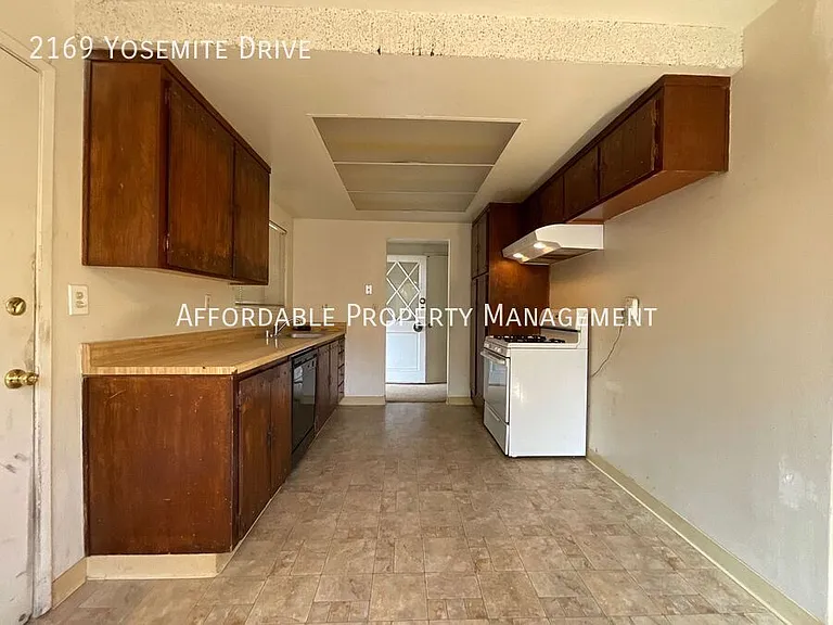 2169 Yosemite Dr — Photo 6