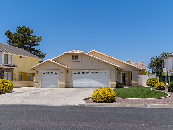 2nd image of 13352 Country Club Dr