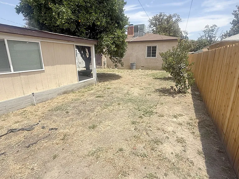 6243 Blucher Ave — Photo 27
